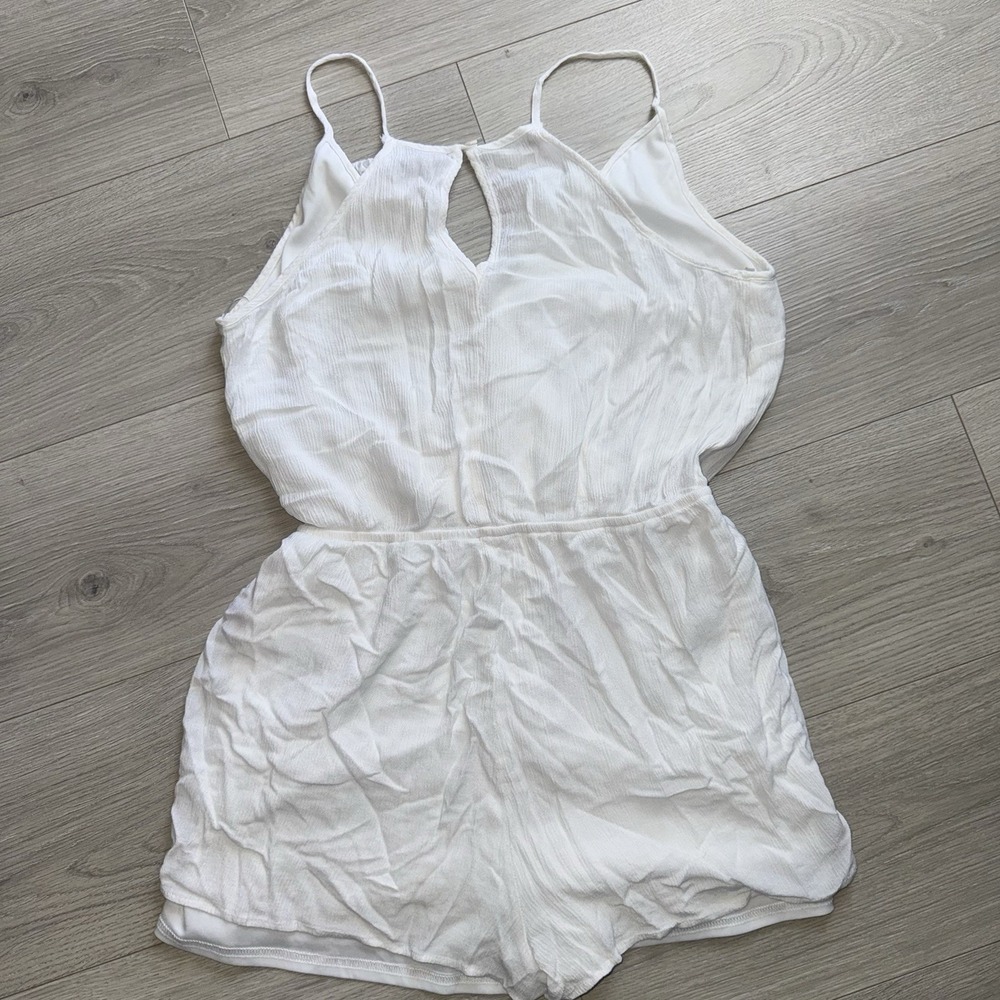 Charlotte Russe White Gauze Lace Trim Tassel Cami Romper Size M - Picture 3 of 7